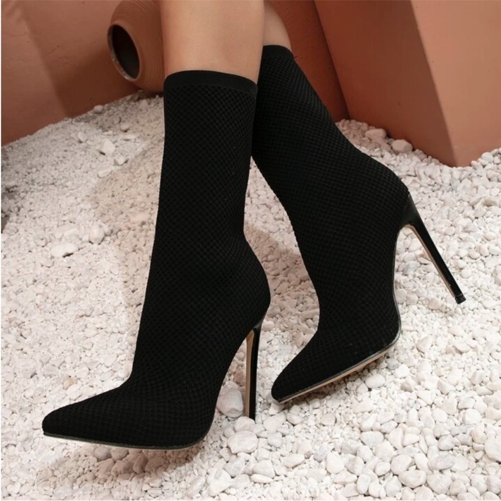 Cucco Black Knit Sock Boots – Women’s Size 8 - Picture 6 of 6